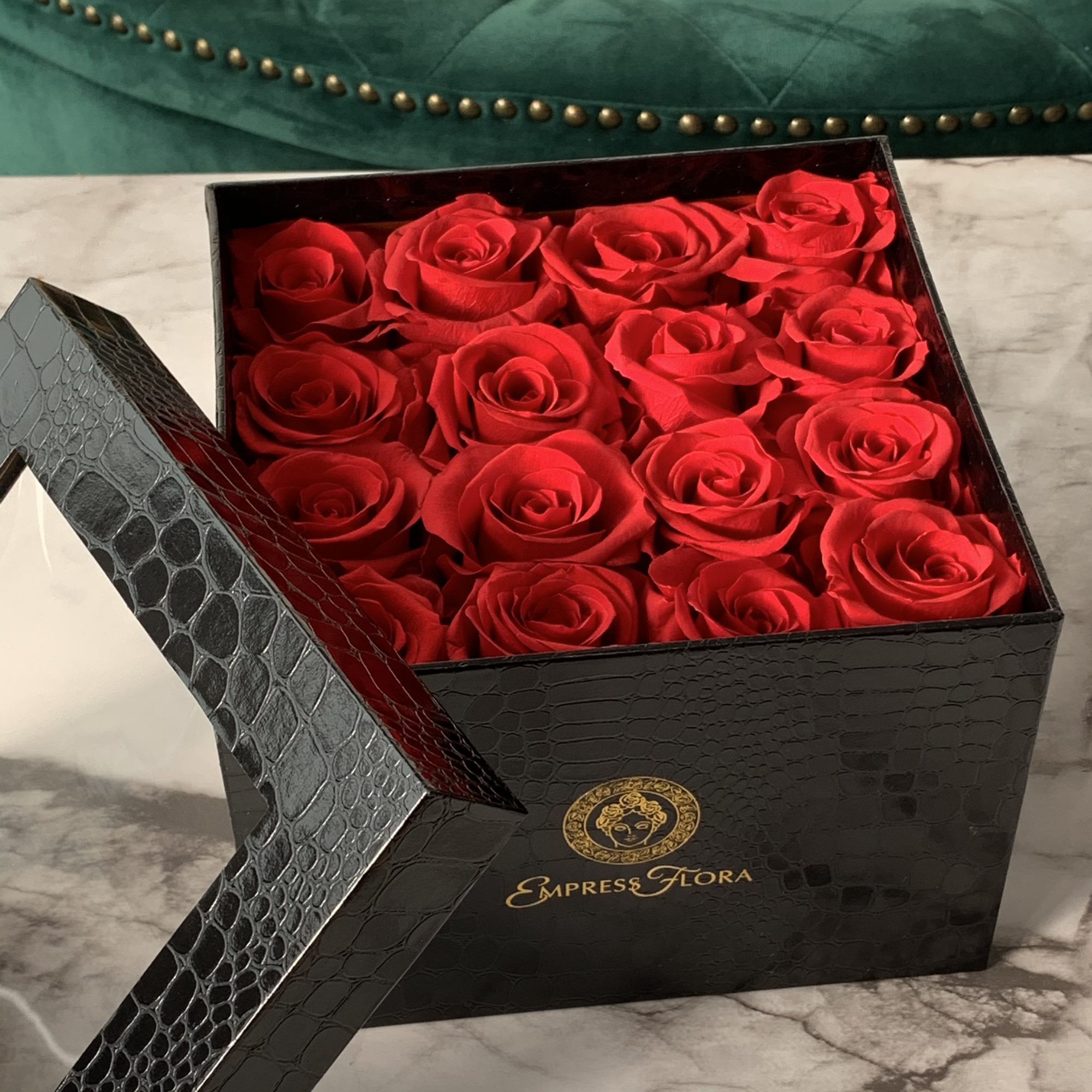 Classic Black Square 16 rose box